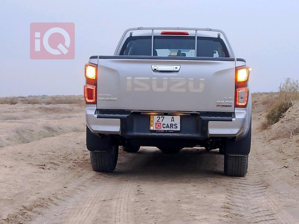 اسوزو دي-ماكس